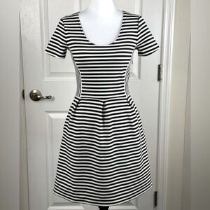 Madewell Black Striped Bistro Skater Dress with Pockets Size 0